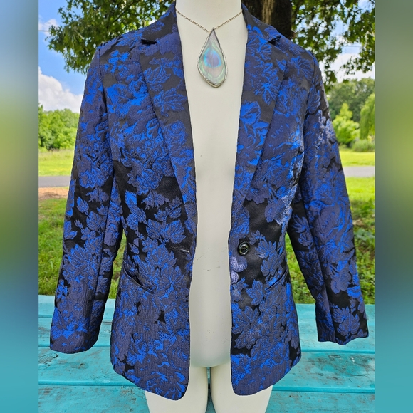 Simply Styled Amparo Blue Jacquard Blazer - Picture 5 of 13